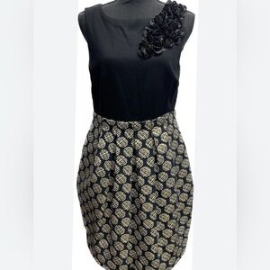 Taylor Sleeveless Cocktail Dress Black Gold Sleeveless Floral appliqué NEW Sz 10